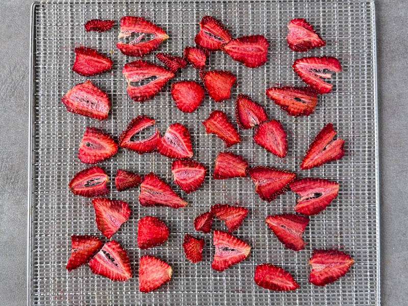dehydrating strawberries step 5